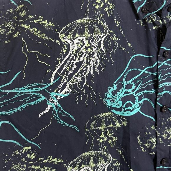 Artistry in Motion-Black and Teal Jellyfish button up Shirt-regular fit -Size XL - Picture 5 of 6